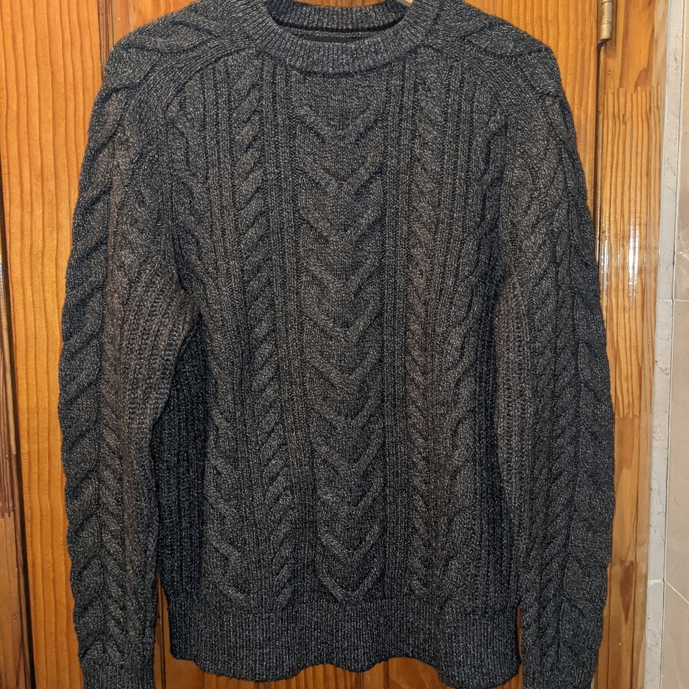 Banana Republic cable knit sweater Medium